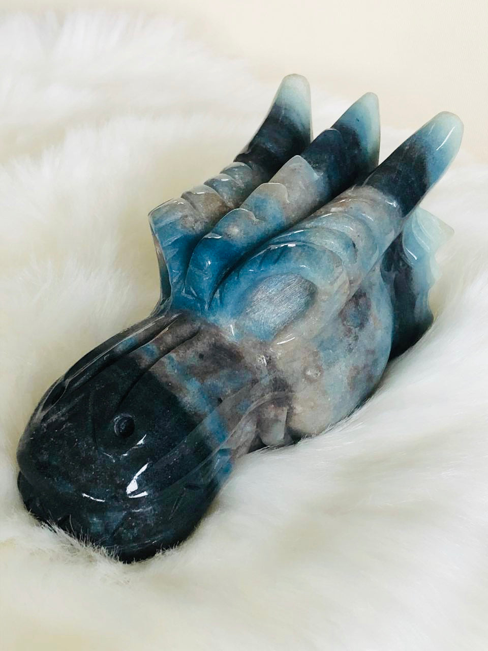 Crâne de dragon de cristal en trolleite