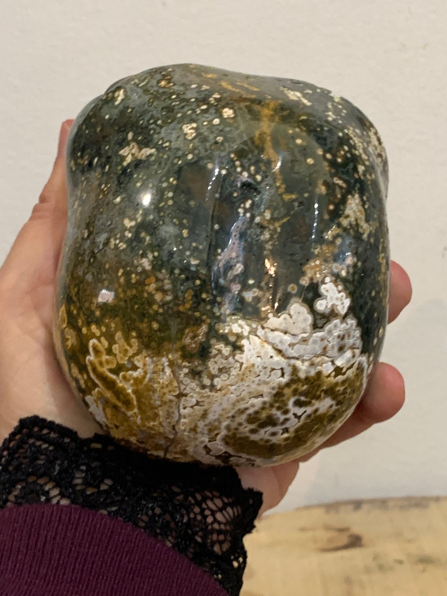 Crâne de cristal galactique en jaspe océan