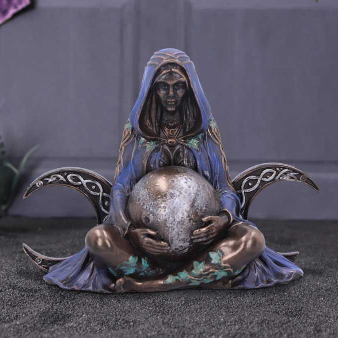 Statue de la Déesse lunaire