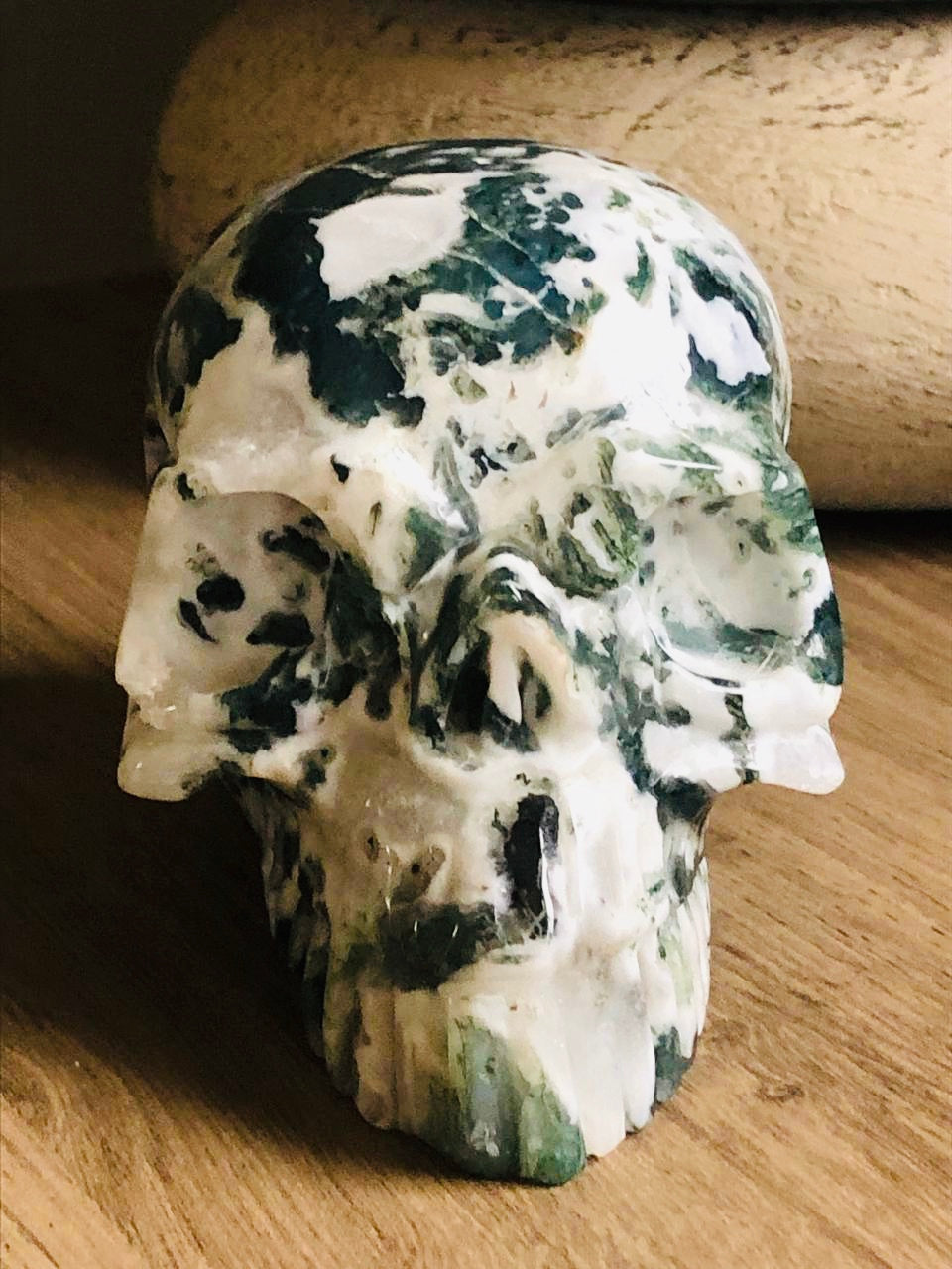 Crâne de cristal en agate arbre