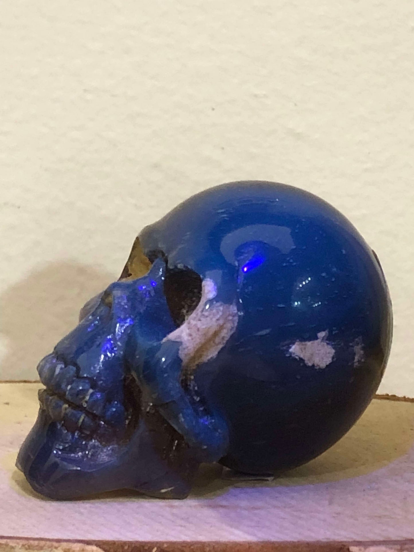 Crâne en ambre bleue de Sumatra