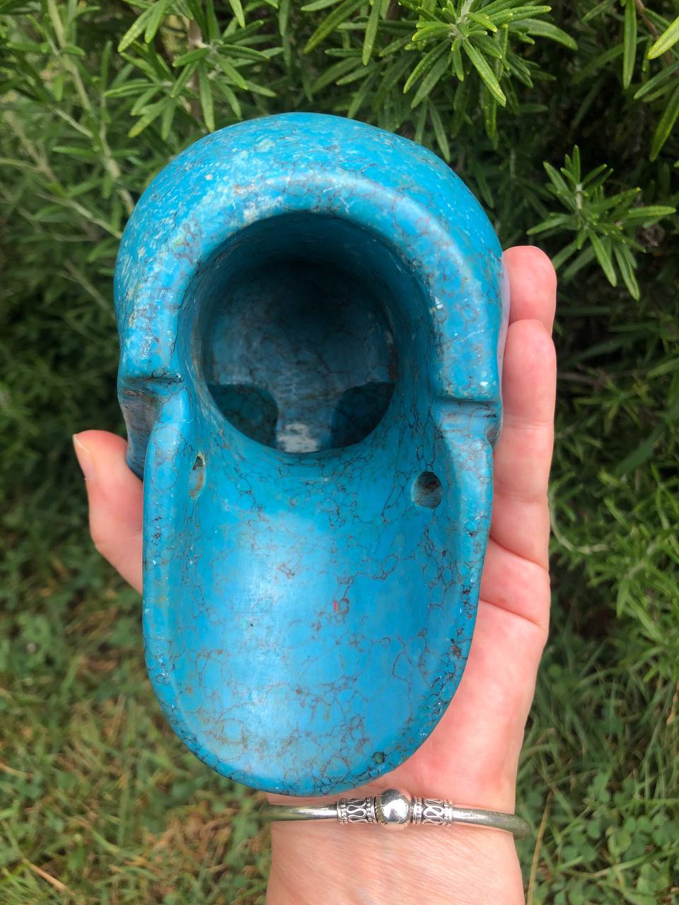 Crâne de cristal en howlite teintée