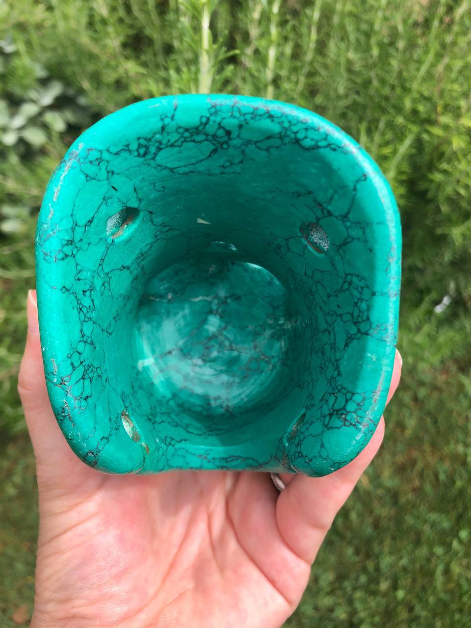 Crâne de cristal en howlite teintée