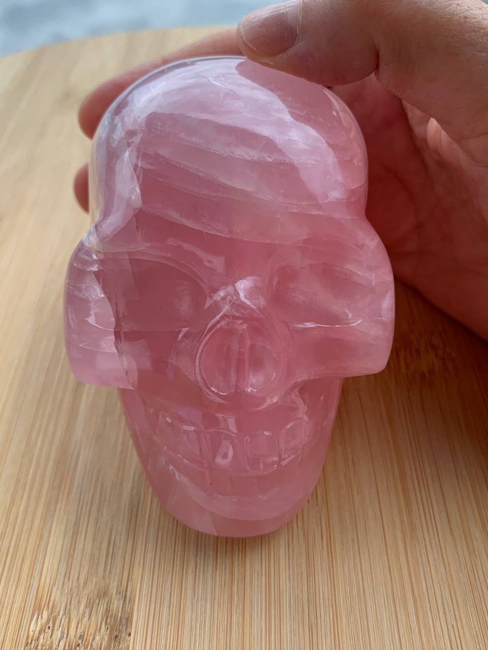 Crâne de cristal en quartz rose
