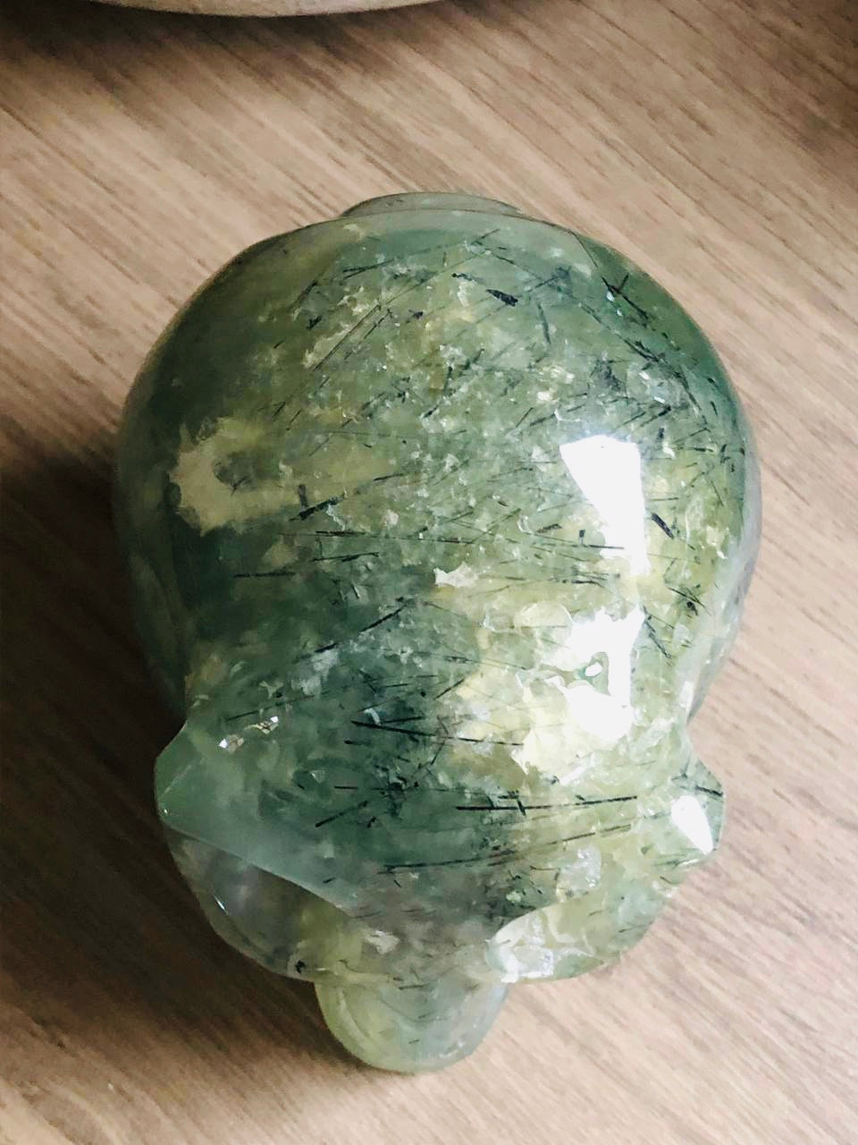 Crâne de cristal stellaire en prehnite