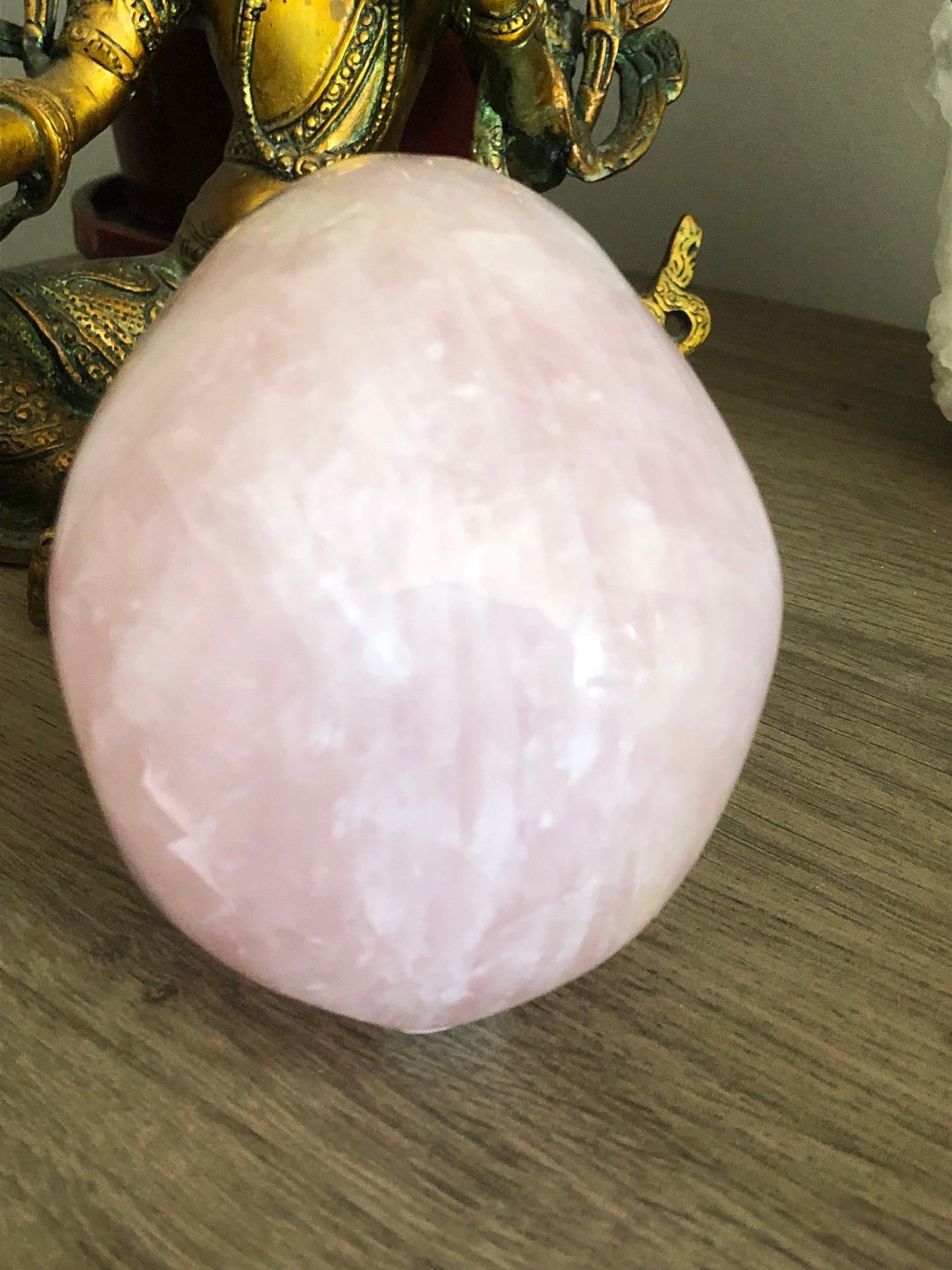Crâne de cristal en quartz rose