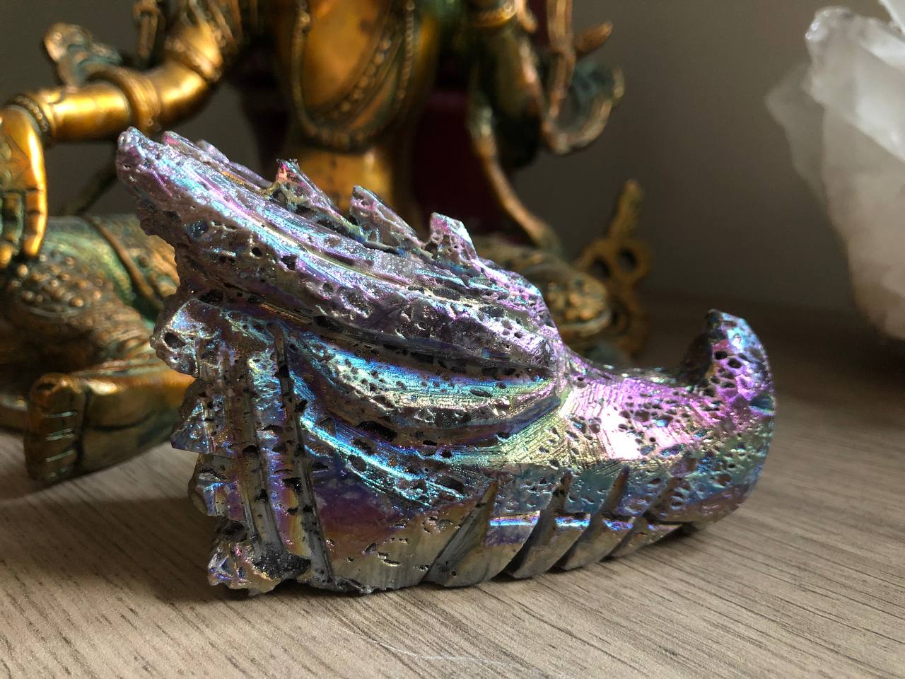 Crâne de dragon en Sphalerite aura