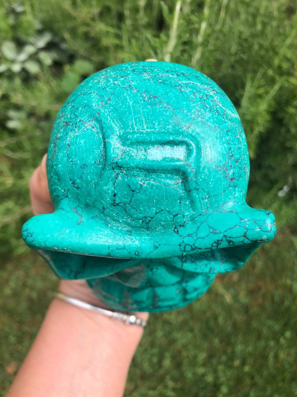 Crâne de cristal en howlite teintée