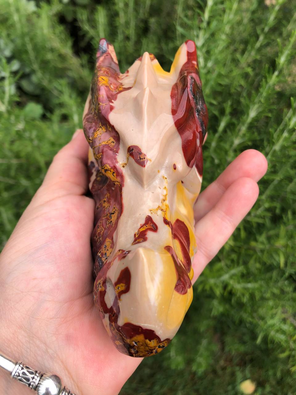 Crâne de dragon en jaspe mokaite