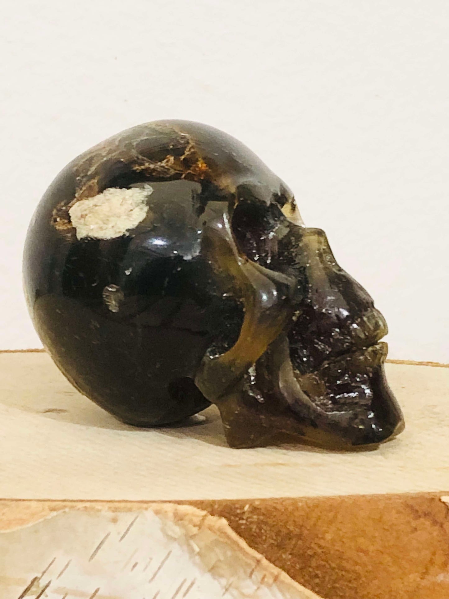 Crâne en ambre bleue de Sumatra