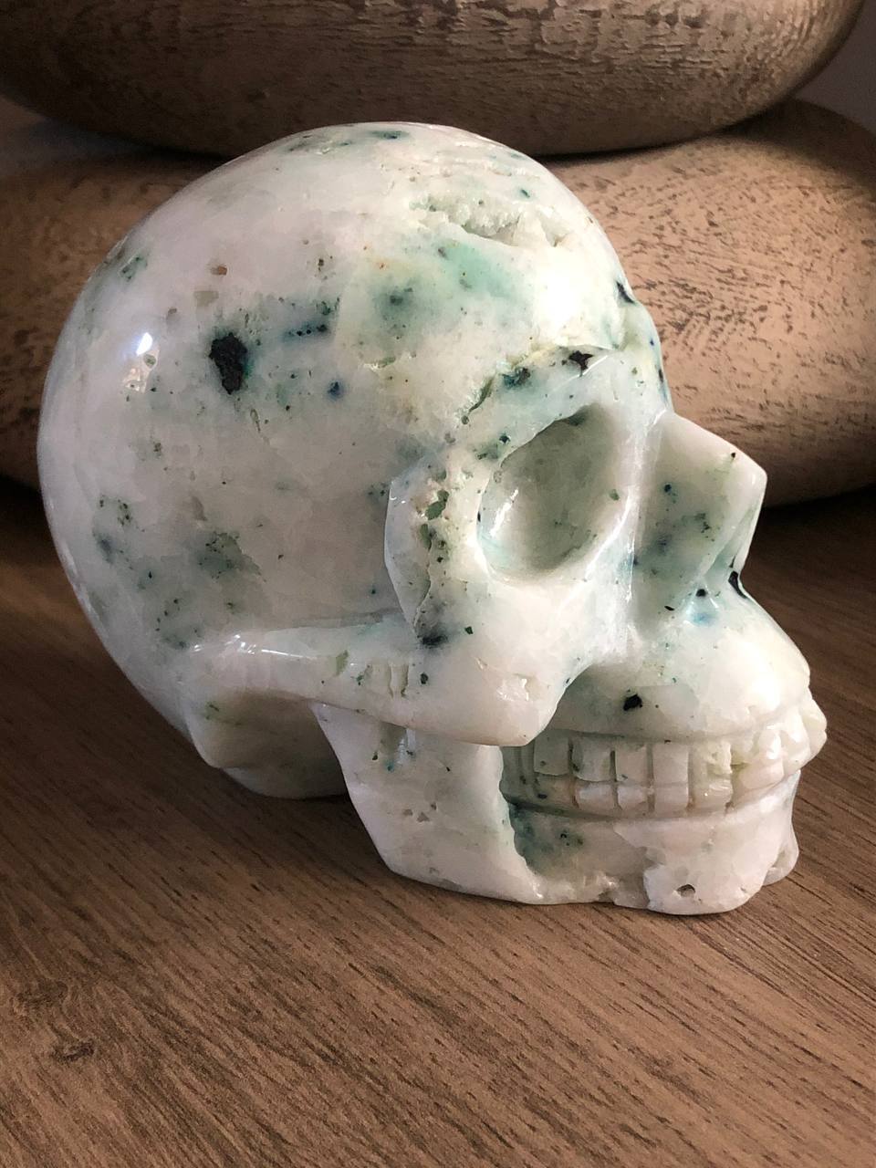 Crâne de cristal en quartz et chrysocolle