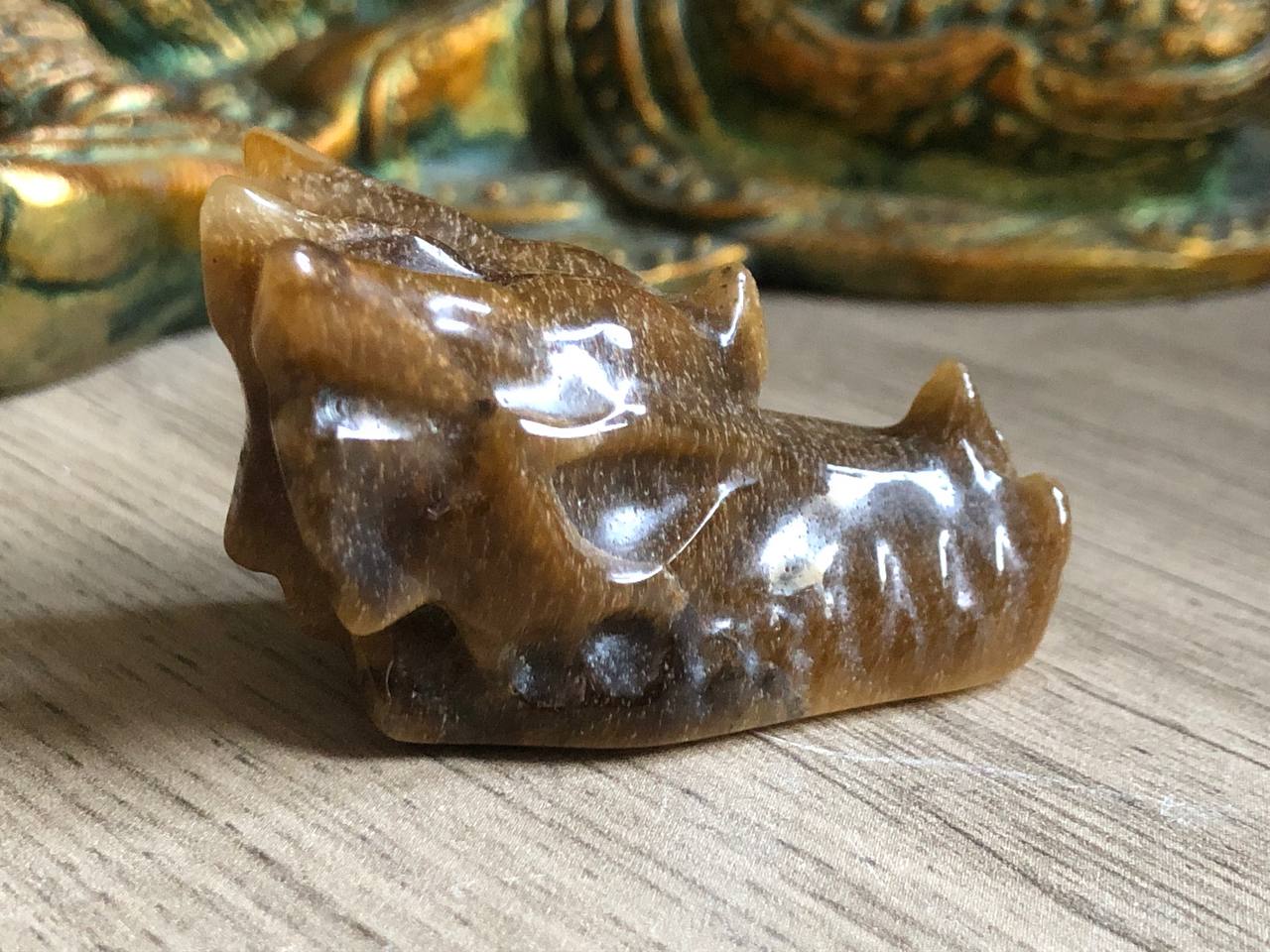 Crâne dragon en œil de tigre