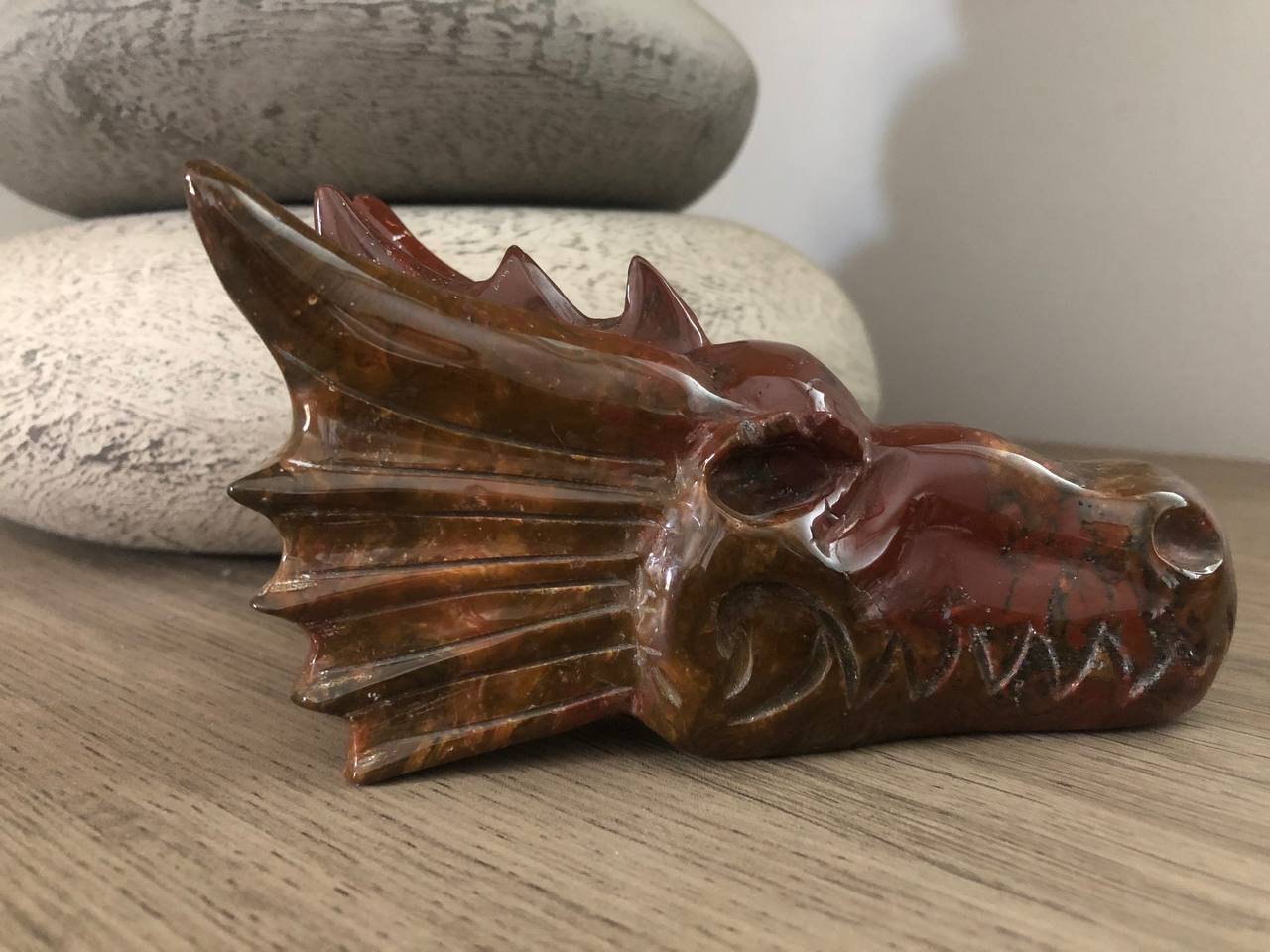 Crâne de dragon cristal en jaspe