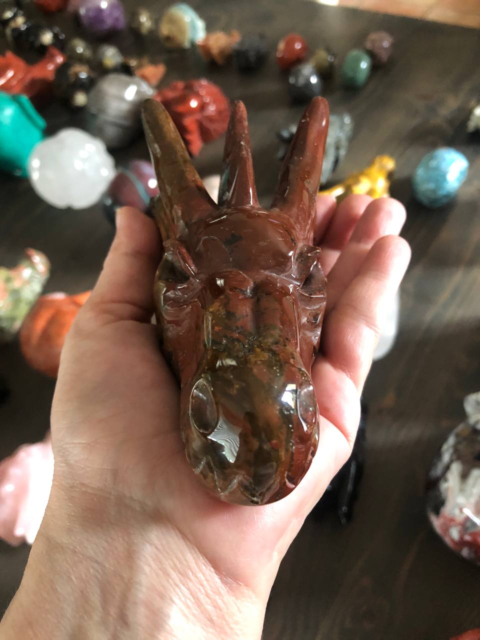 Crâne de dragon cristal en jaspe