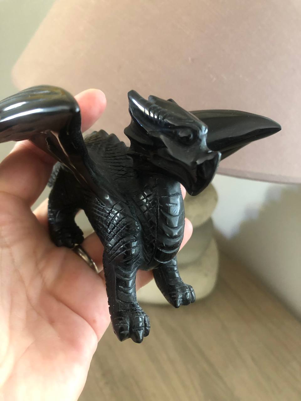 Dragon en obsidienne noire