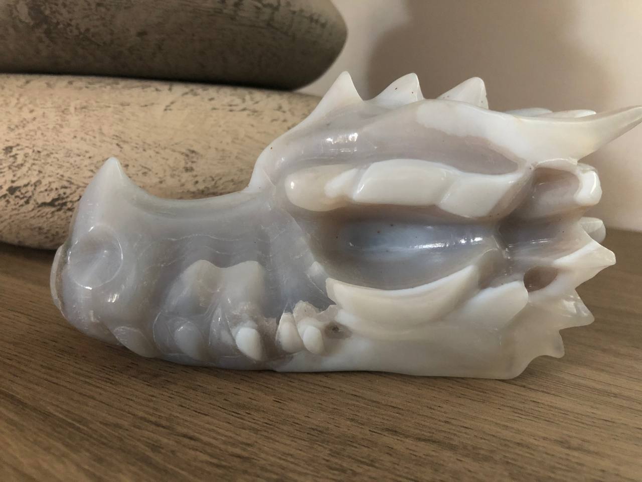 Crâne de dragon cristal en agate