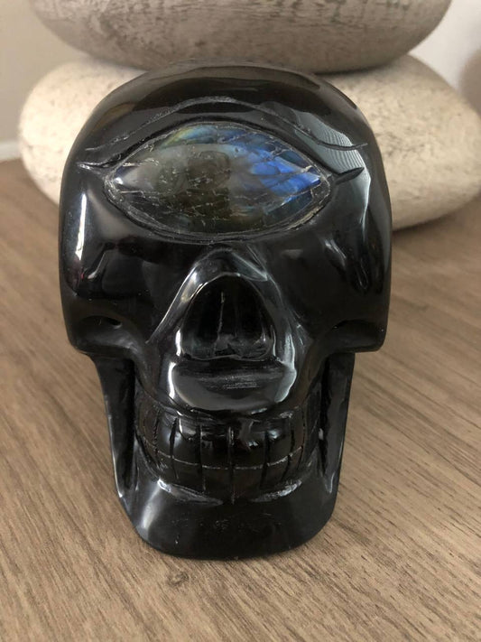 Crâne de cristal en obsidienne noire