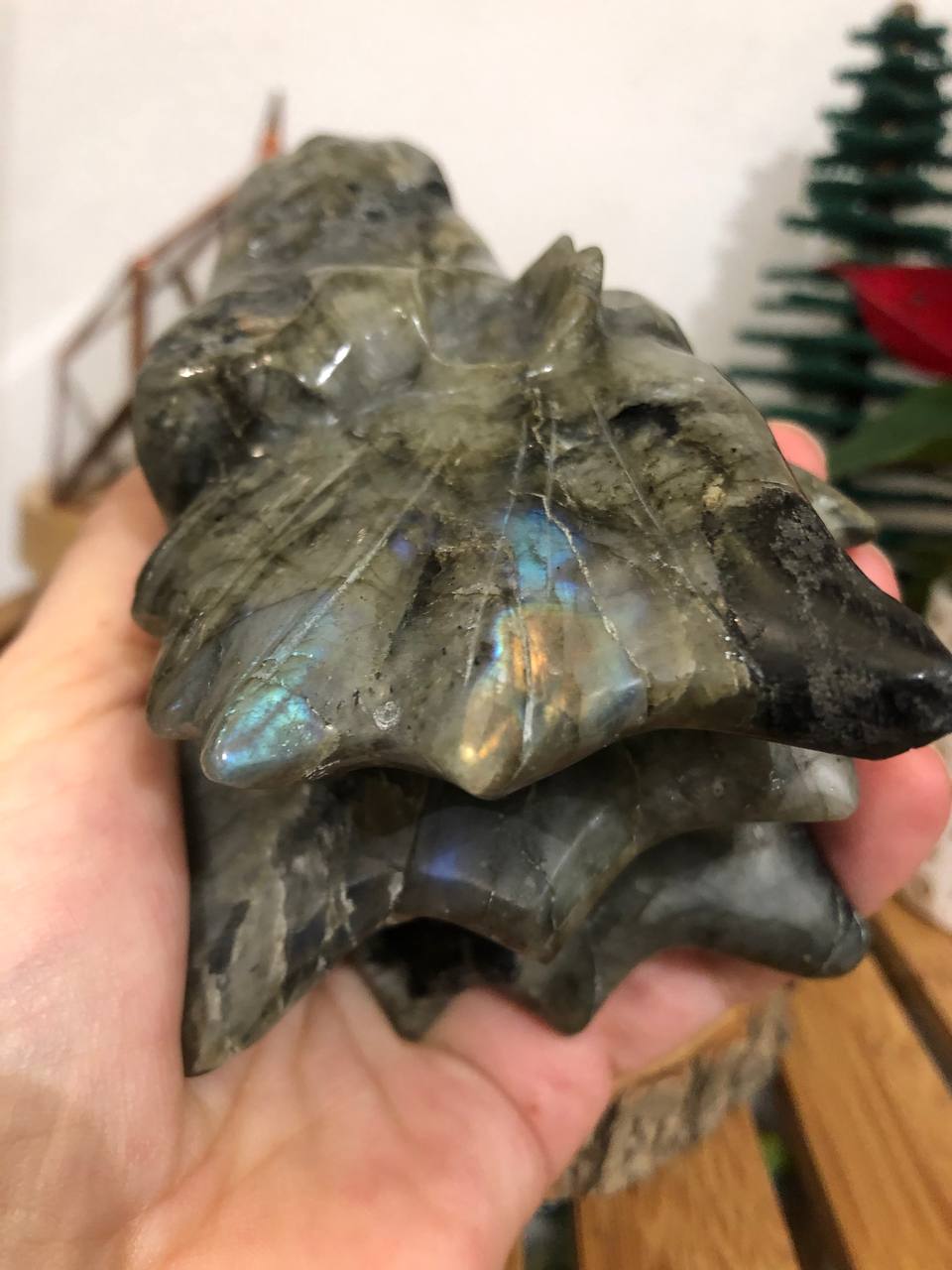 Crâne de dragon cristal en labradorite