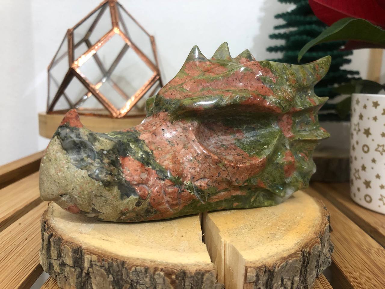 Crâne de dragon cristal en unakite