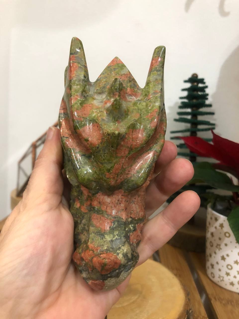 Crâne de dragon cristal en unakite