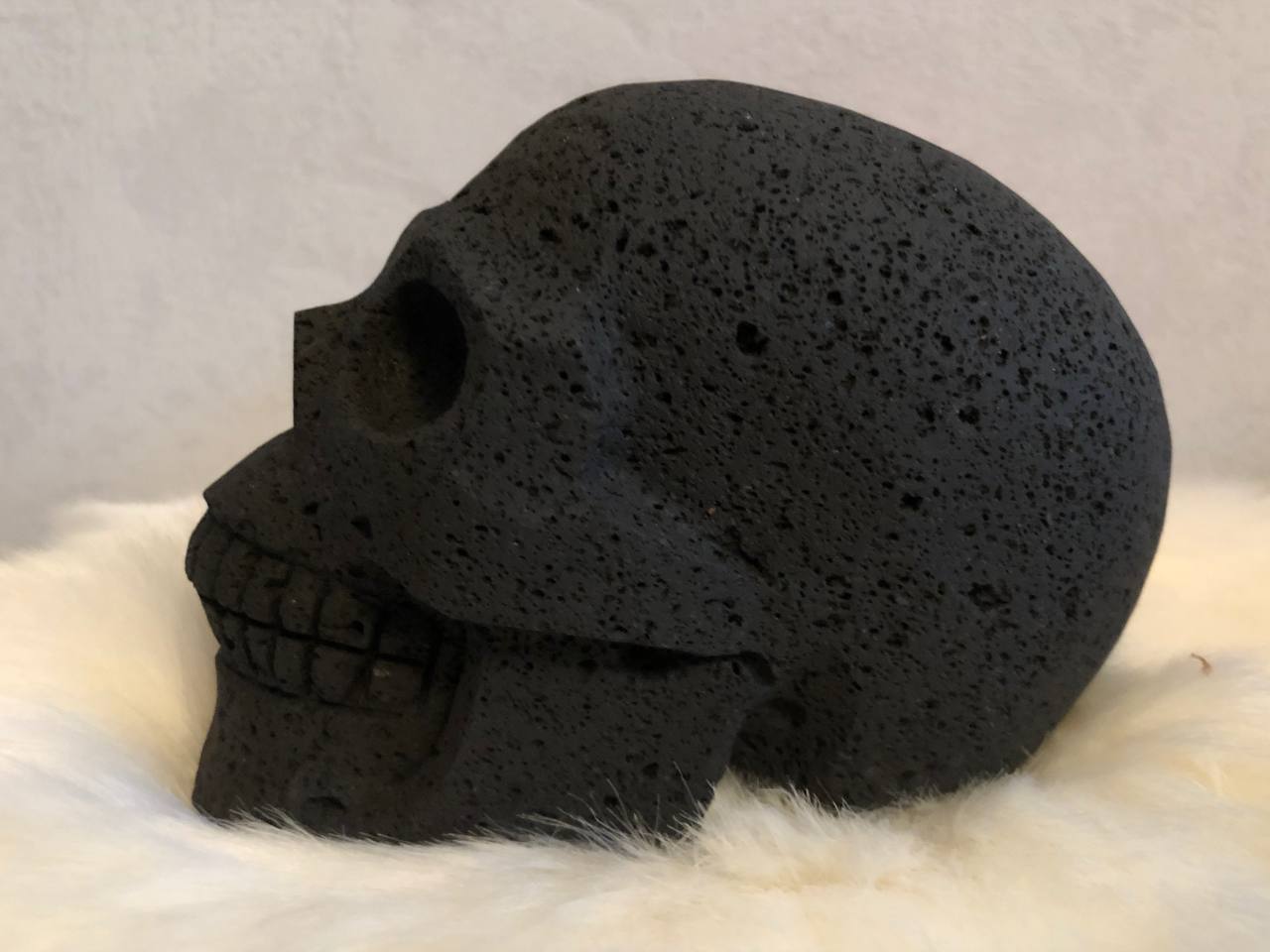 Crâne de cristal en pierre de lave