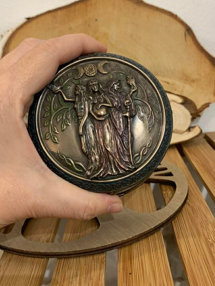 Boîte de la triple déesse