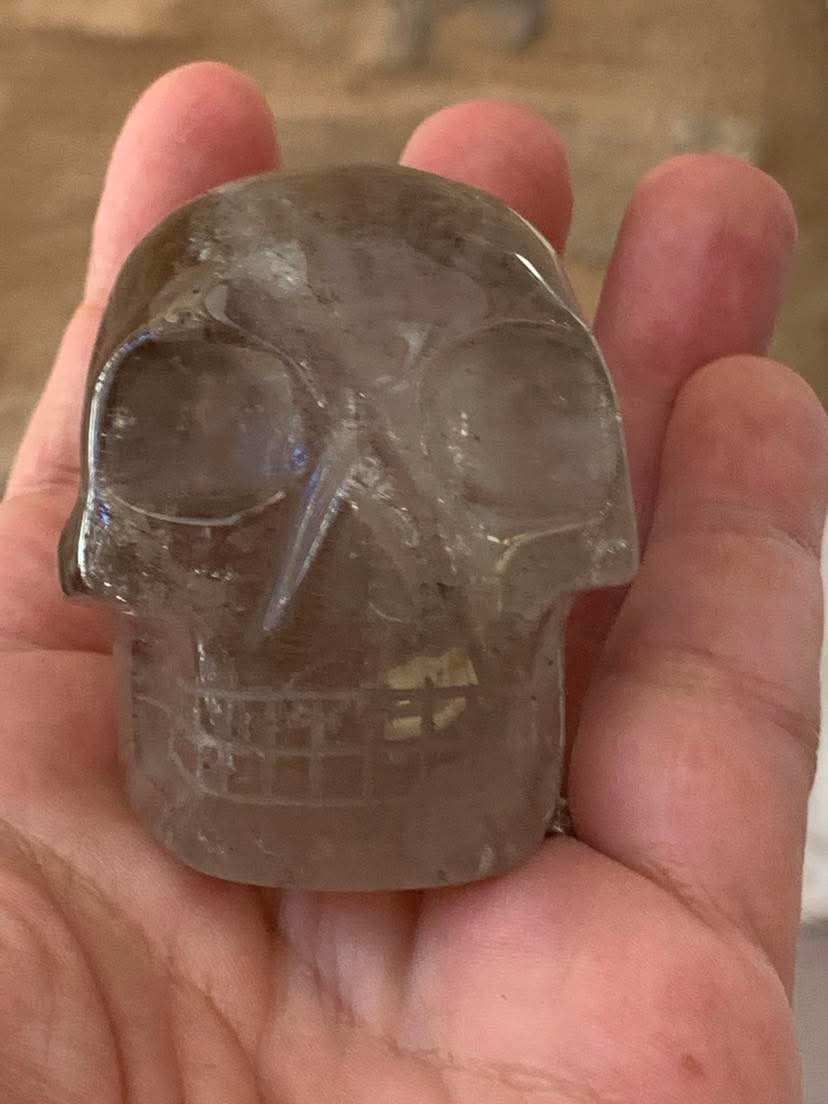Crâne de cristal en quartz fumé