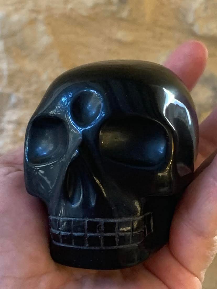 Crâne de cristal en obsidienne noire