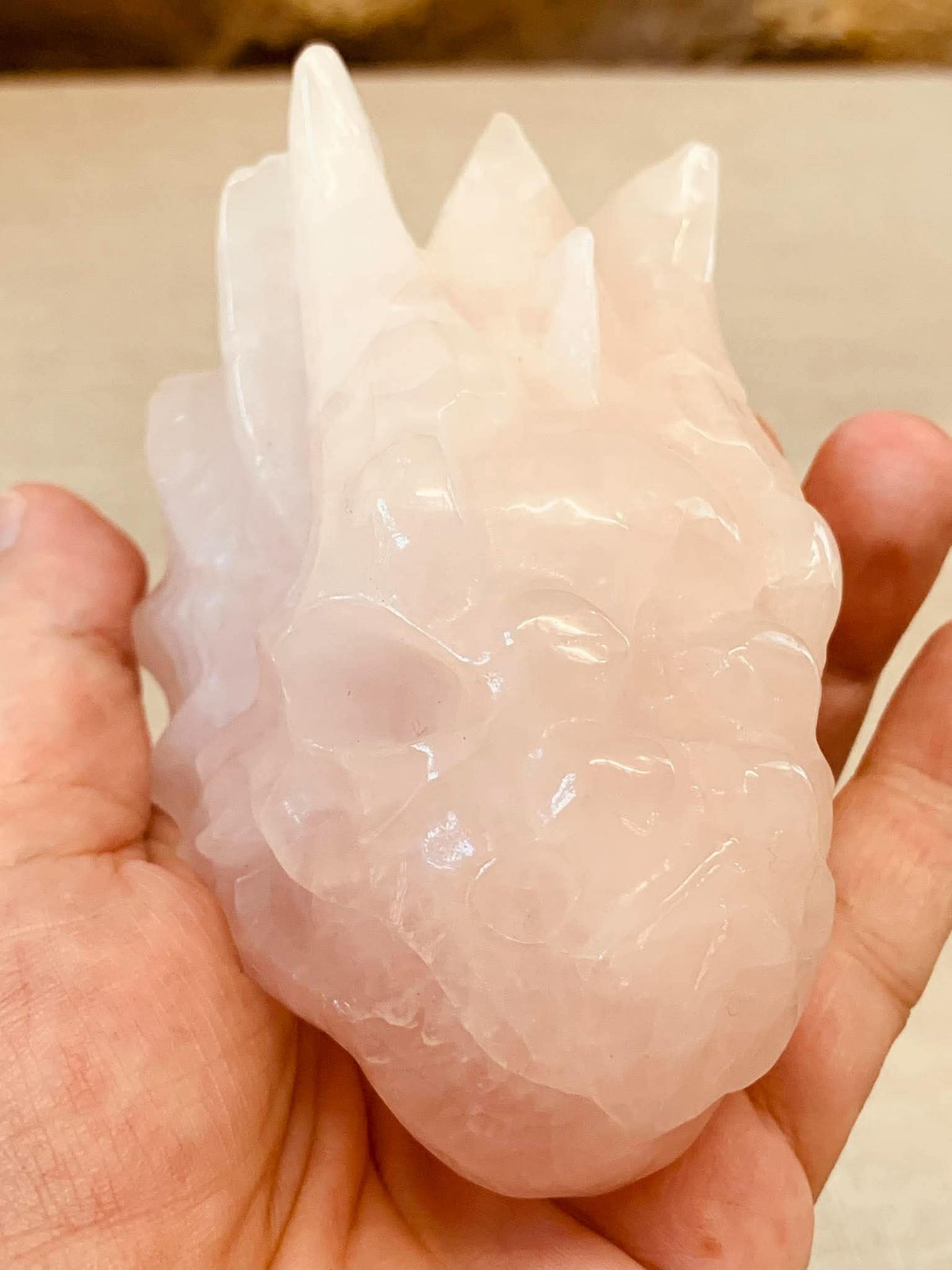 Crâne de dragon en quartz rose