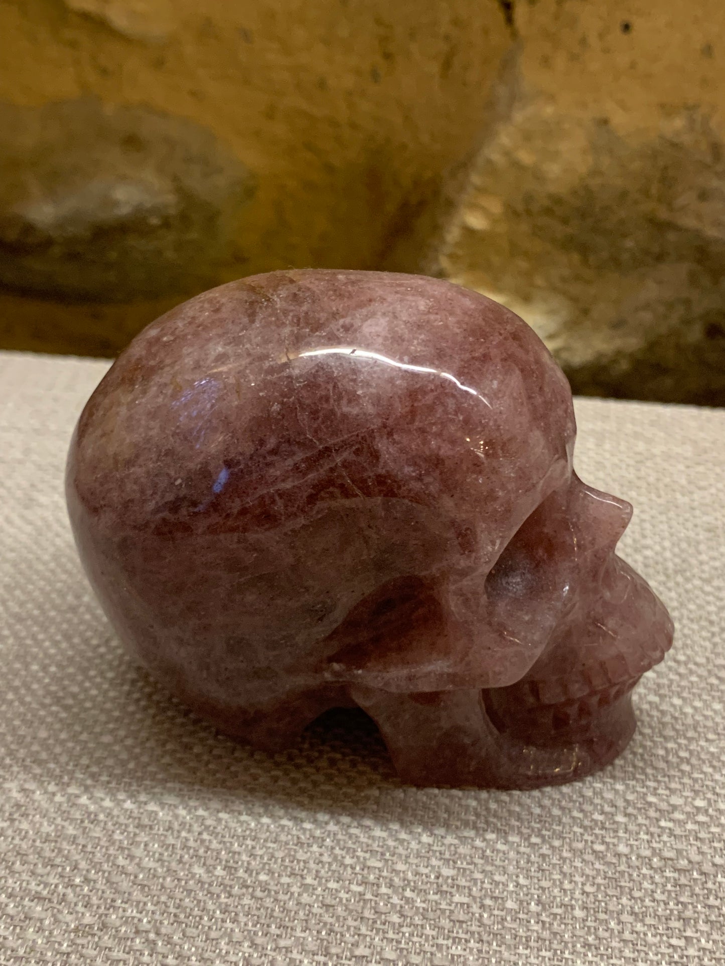 Crâne de cristal en quartz fraise