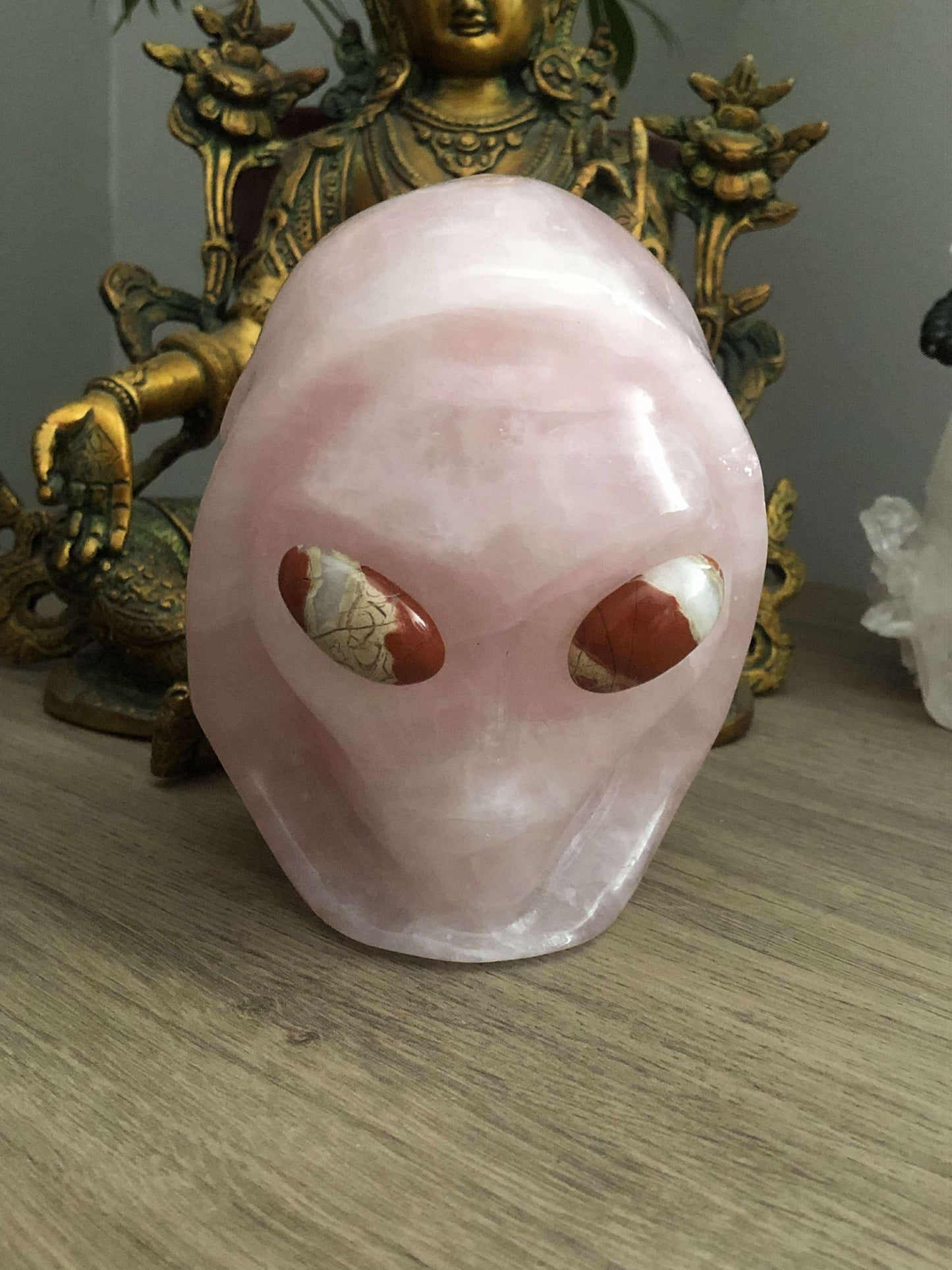 Crâne stellaire quartz rose et yeux jaspe rouge