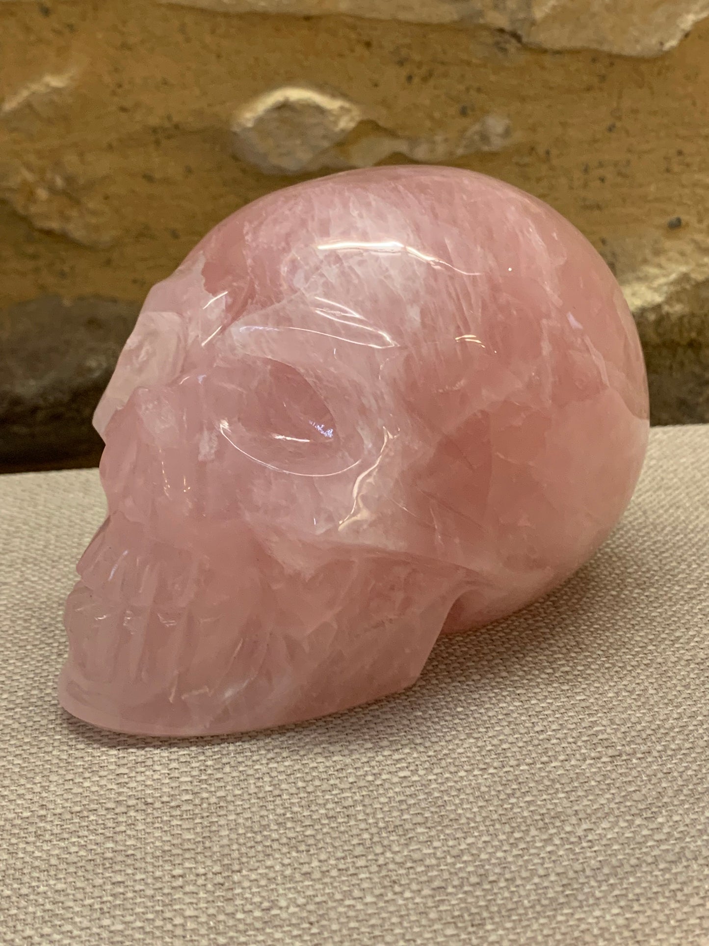 Crâne de cristal en quartz rose