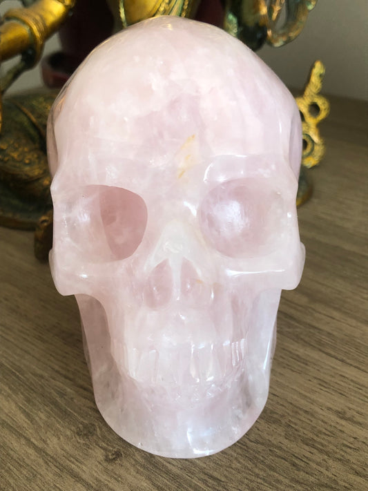 Crâne de cristal en quartz rose