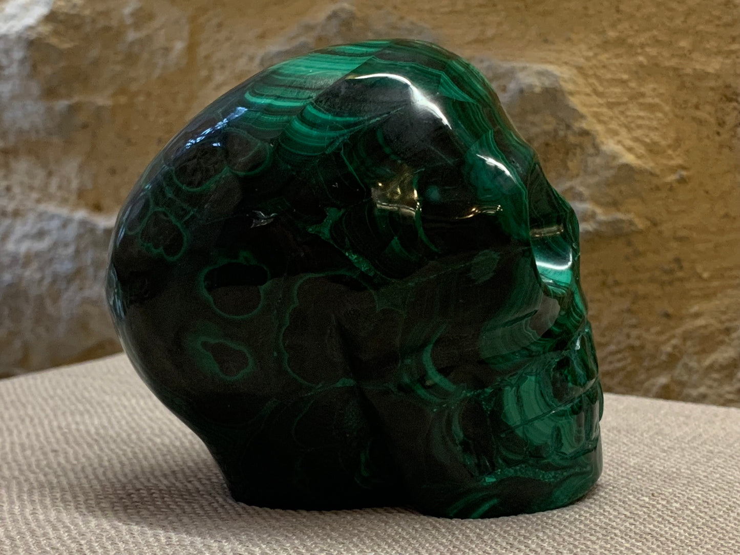 Crâne de cristal en malachite