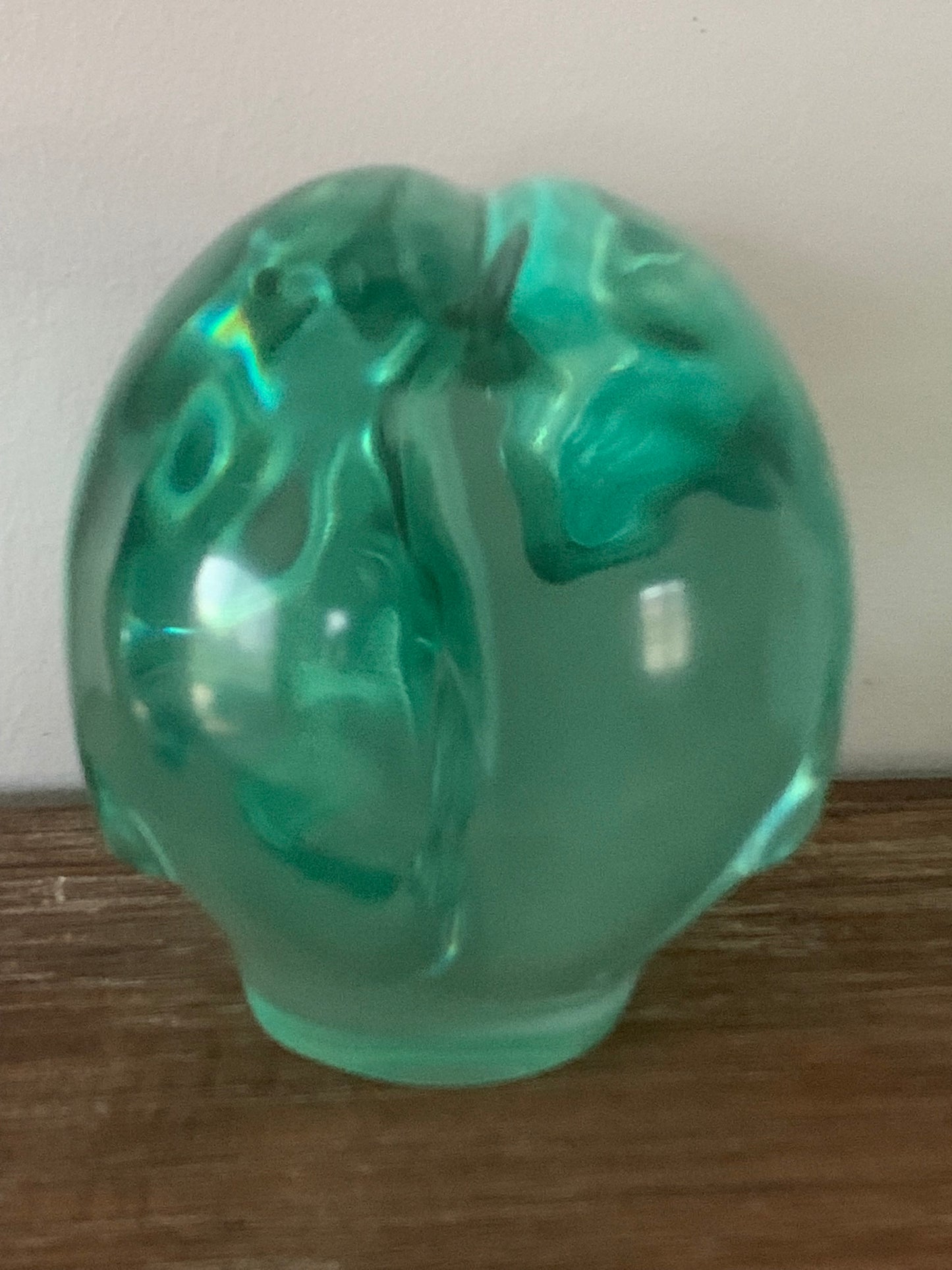 Crâne stellaire en obsidienne verte de synthèse