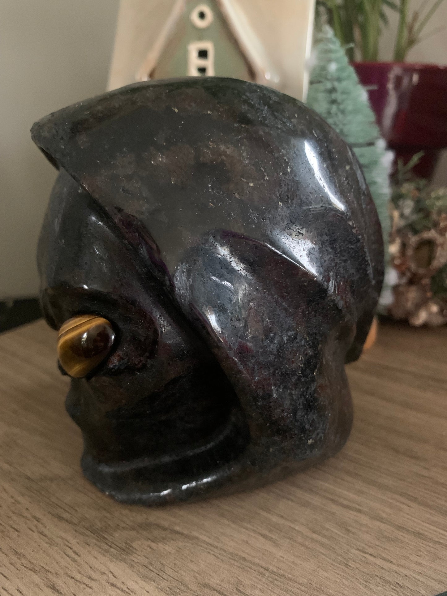 Crâne de cristal en hypersthène et Oeil de tigre
