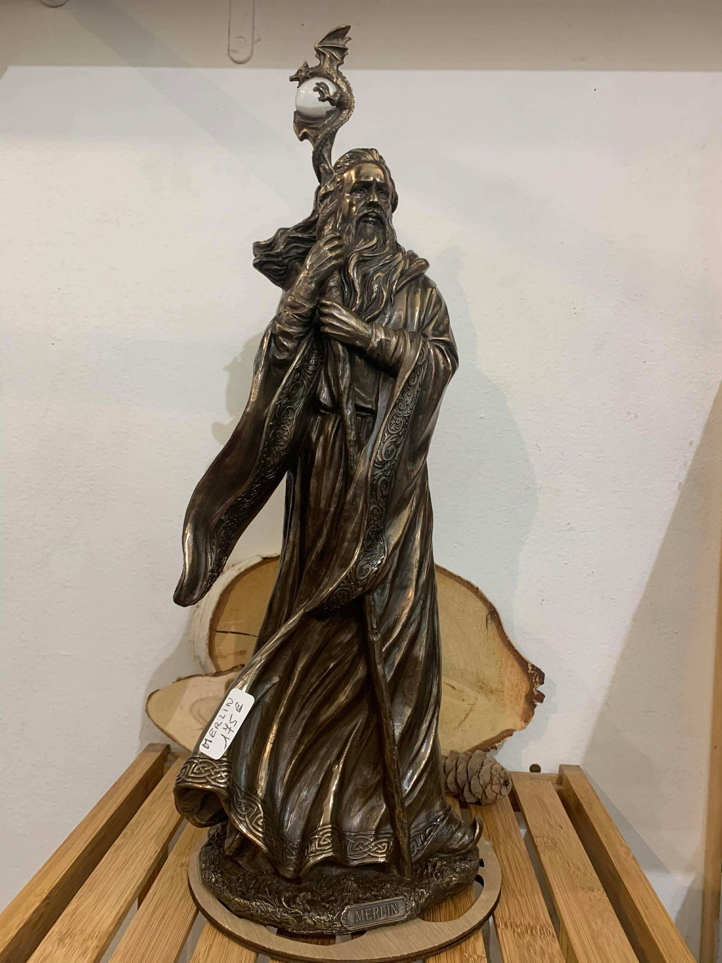 Grande statue de Merlin