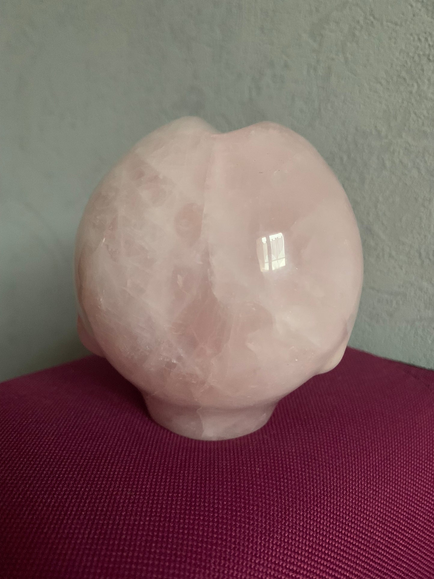 Crâne de cristal stellaire en quartz rose et oeil de tigre