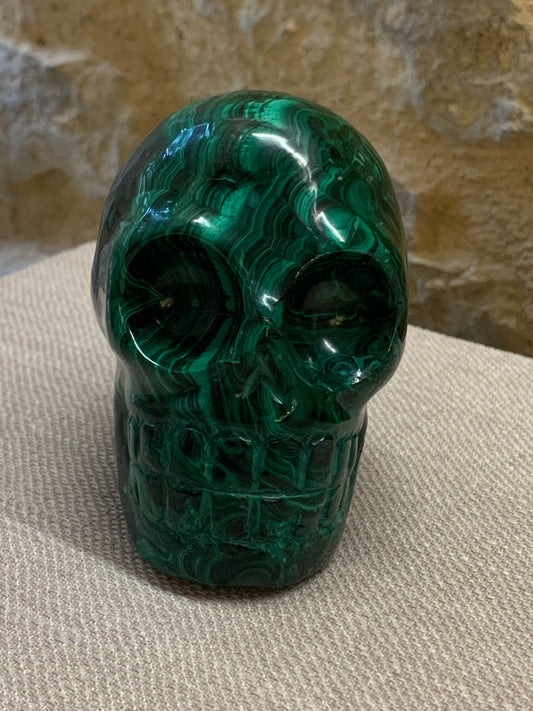 Crâne de cristal en malachite