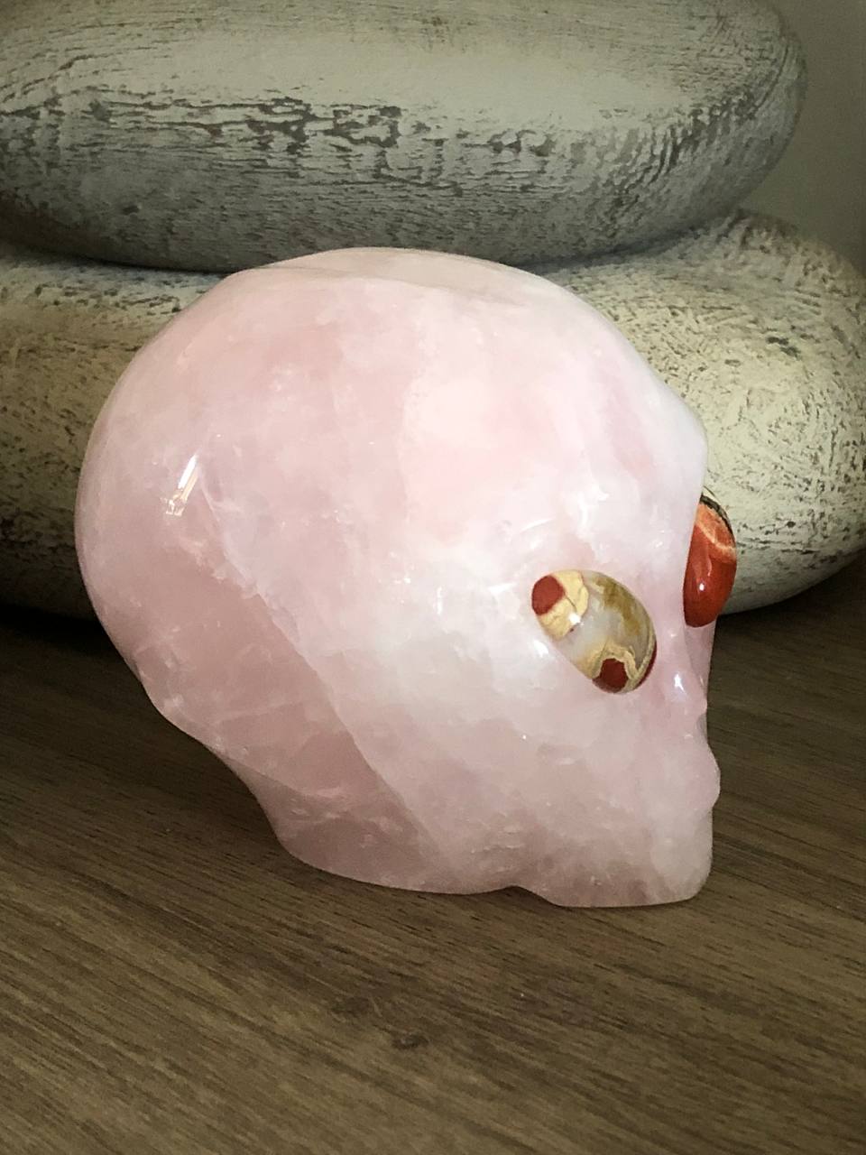 Crâne de cristal stellaire en quartz rose et agate