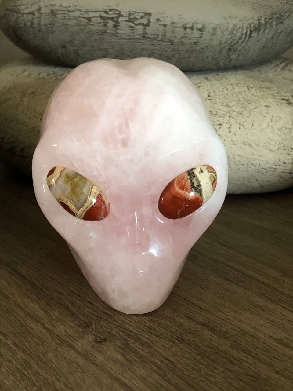 Crâne de cristal stellaire en quartz rose et agate