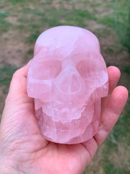 Crâne de cristal en quartz rose