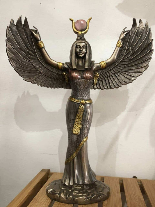 Statue Isis