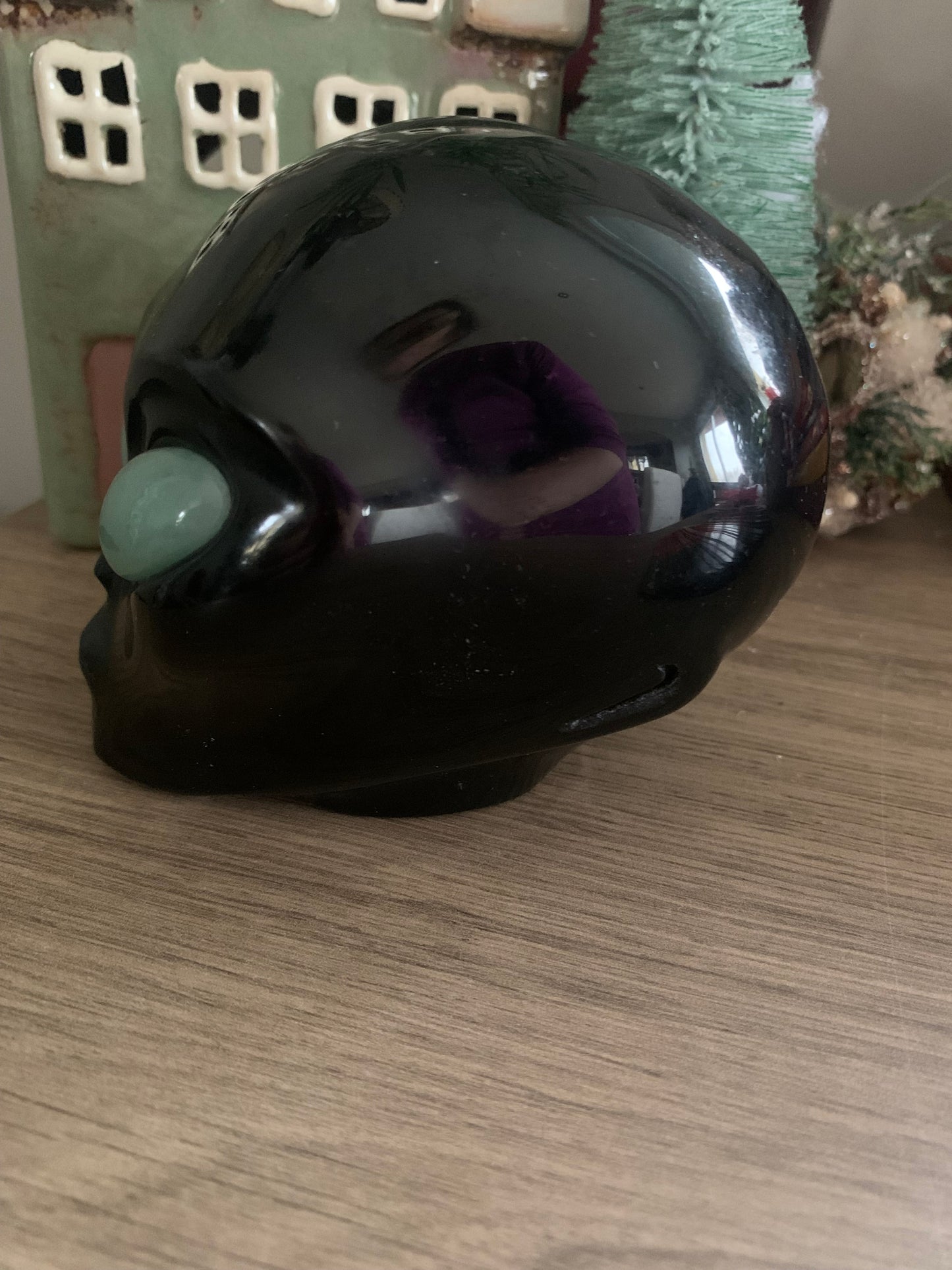 Crâne de cristal stellaire en obsidienne noire et aventurine verte