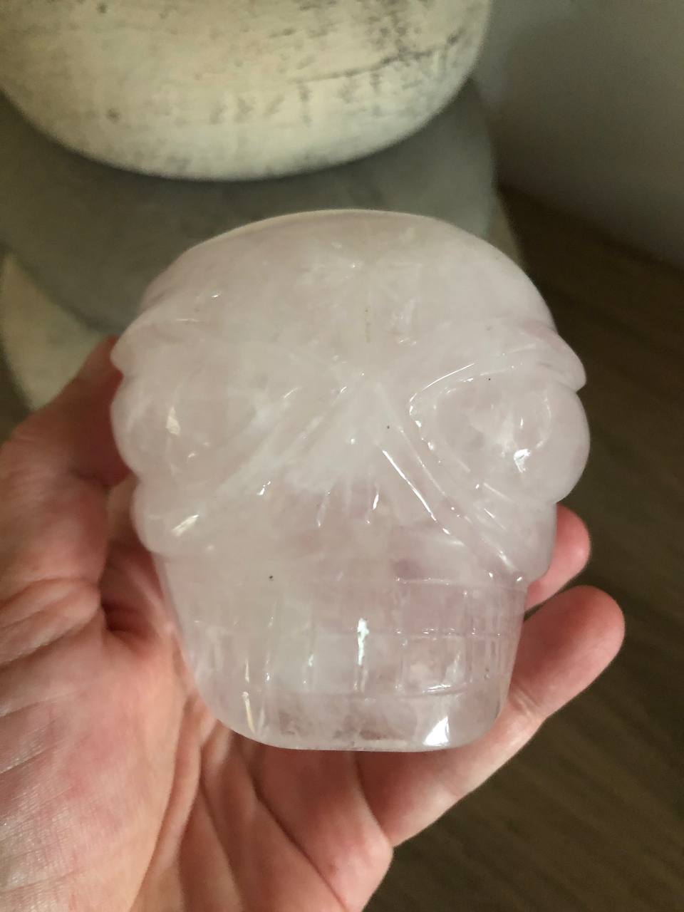 Crâne de cristal en quartz rose