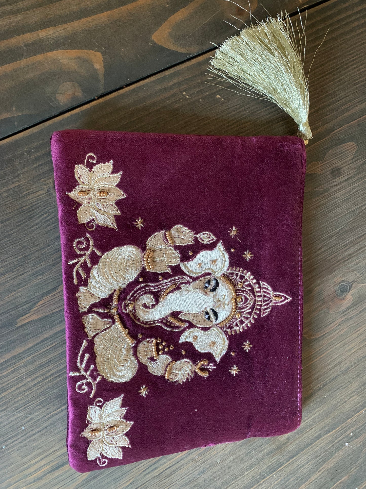 Dragon jade blanc et pochette Ganesh