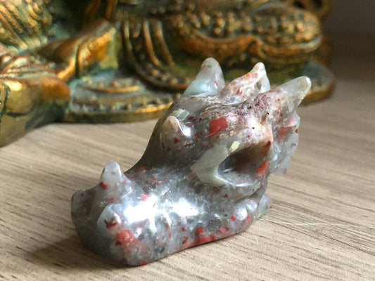 Crâne de dragon en jaspe sang de dragon