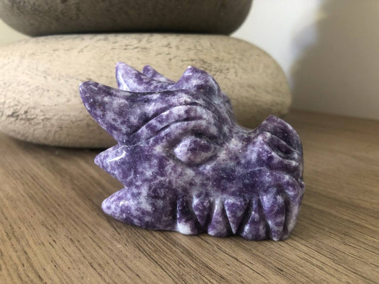 Crâne de dragon cristal en leipidolite