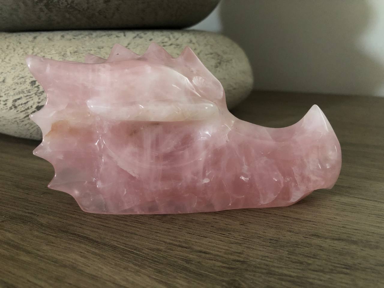 Crâne de dragon cristal en quartz rose