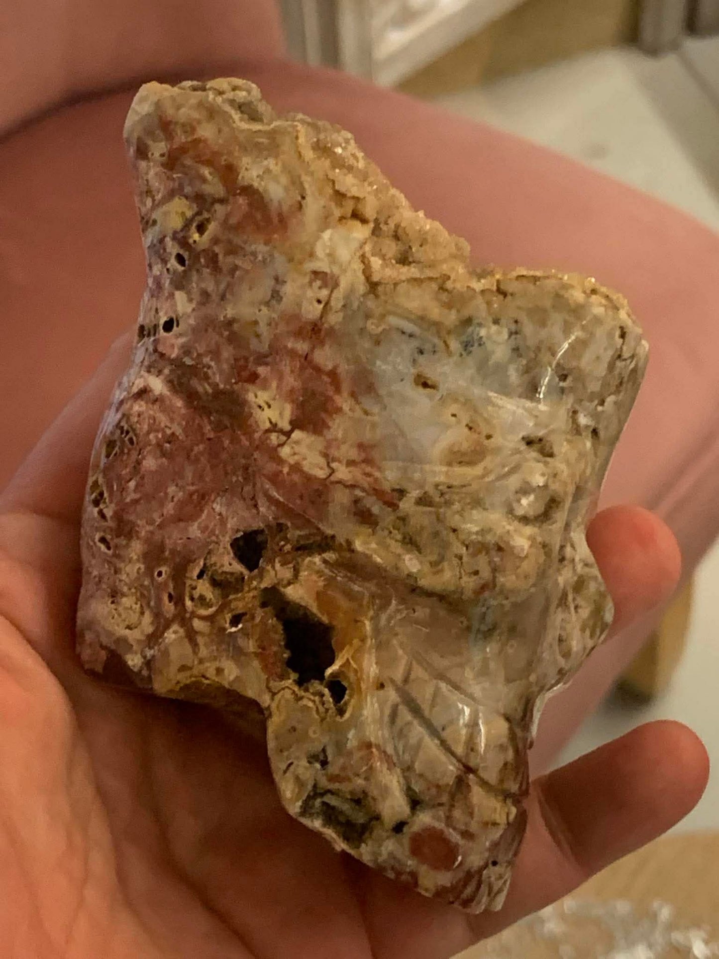 Crâne de cristal en rhodonite